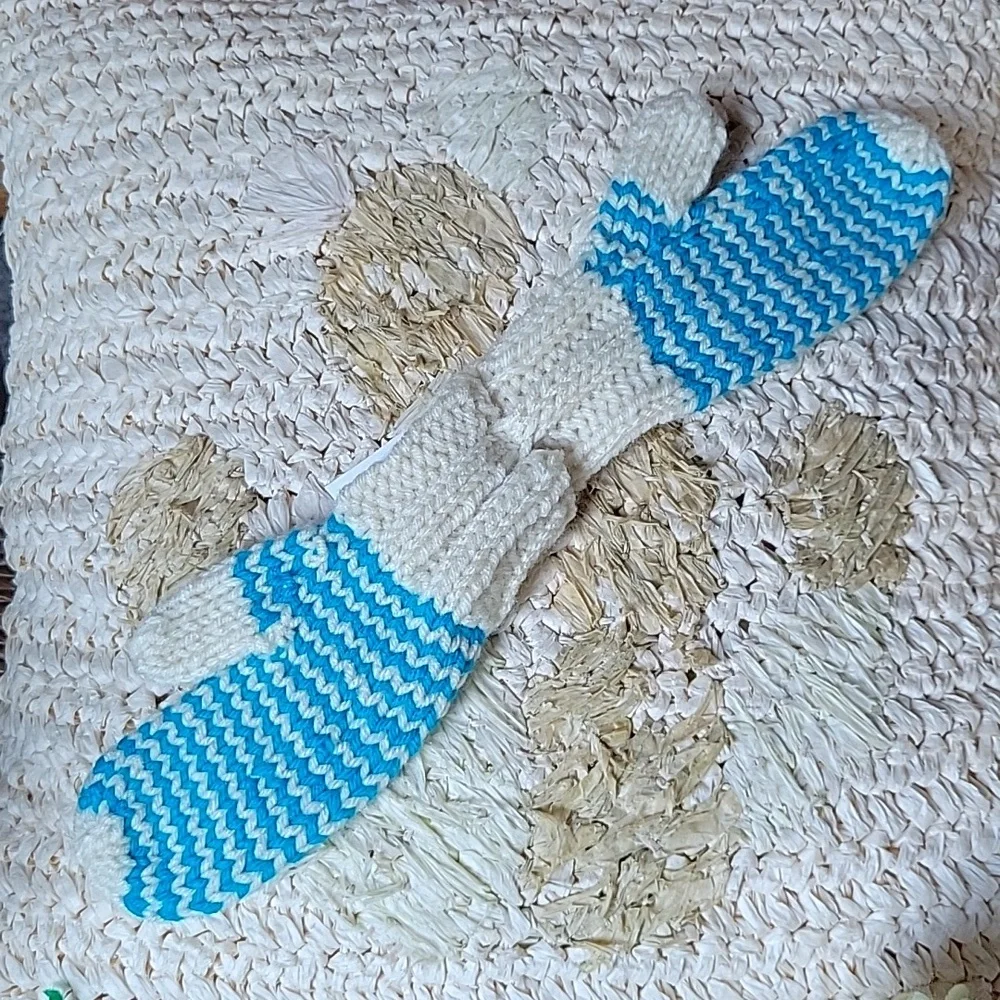 Handmade mittens, size 2-4 years